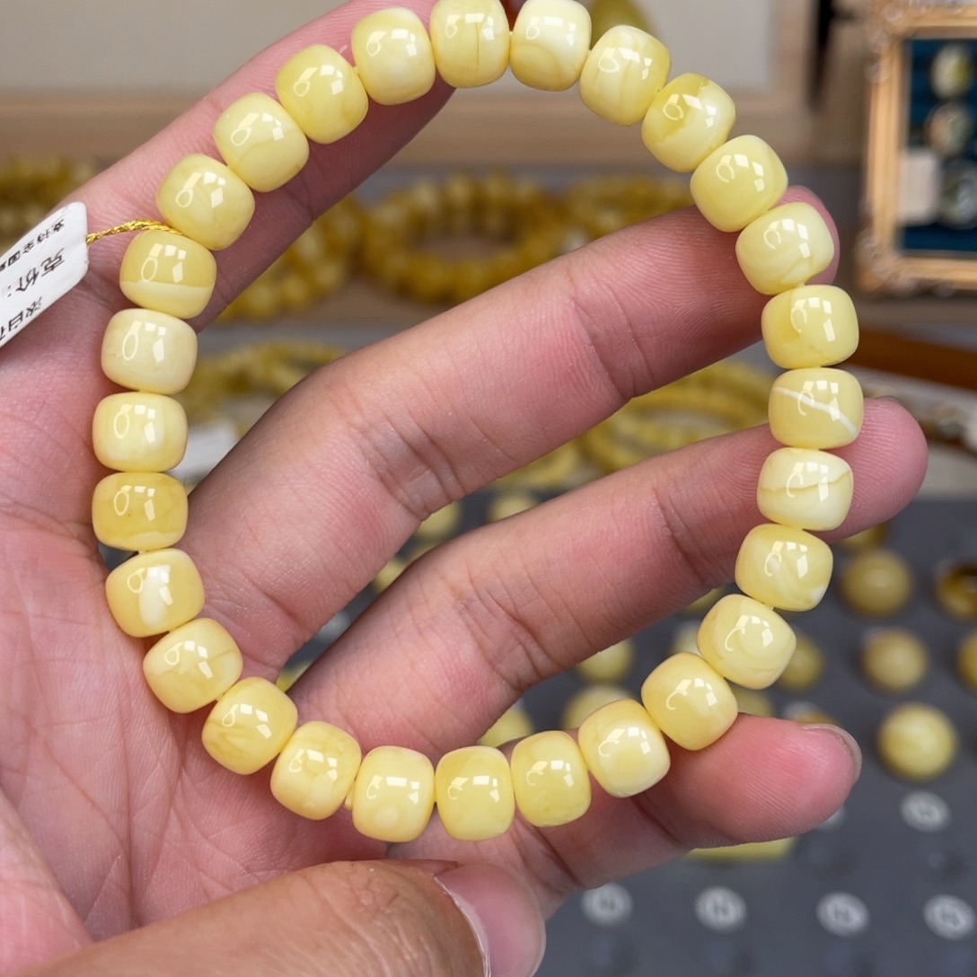 琥珀未镶嵌裸石133号