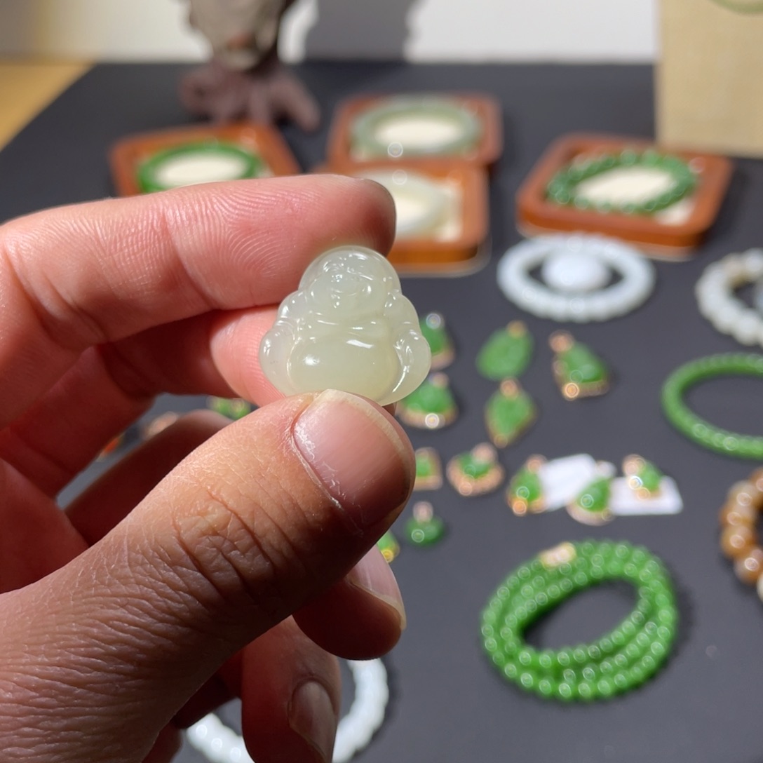 和田玉颈饰未镶嵌