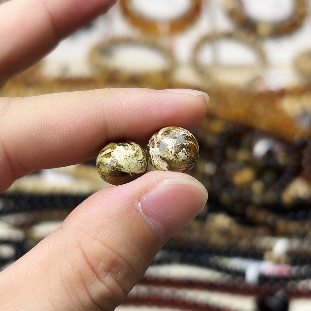 花***夏琥珀未镶嵌裸石十一