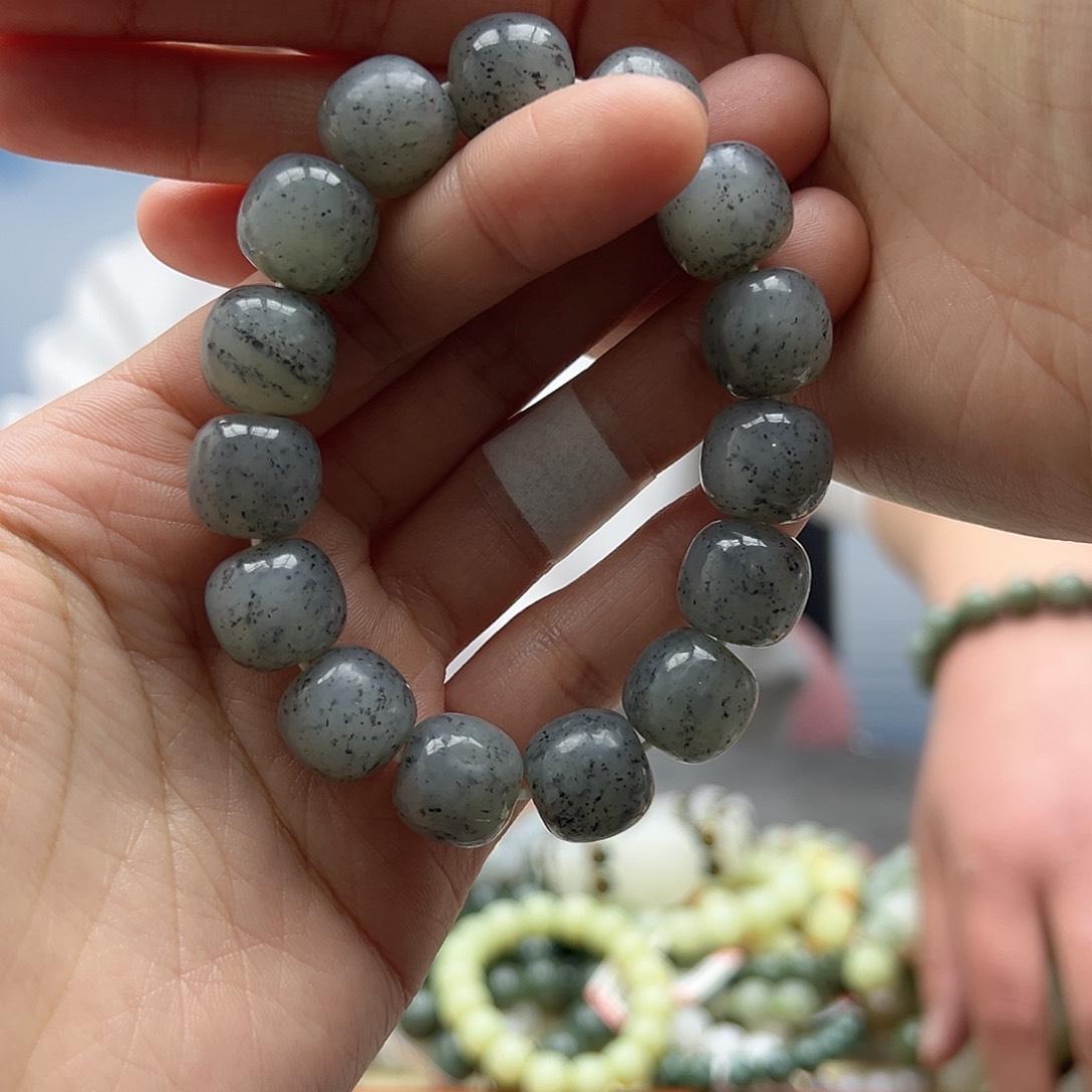 和田玉手串未镶嵌14点墨青花