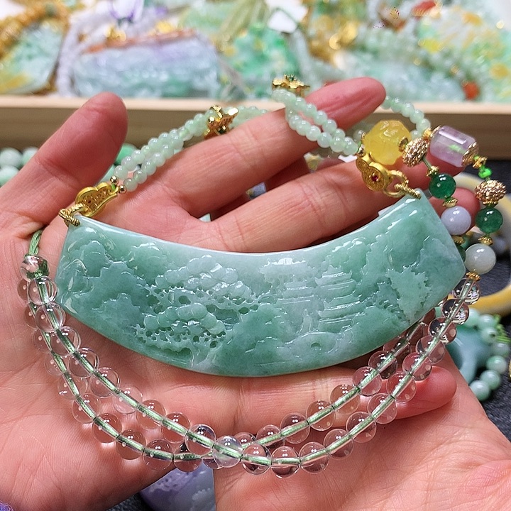 翡翠颈饰未镶嵌吊坠