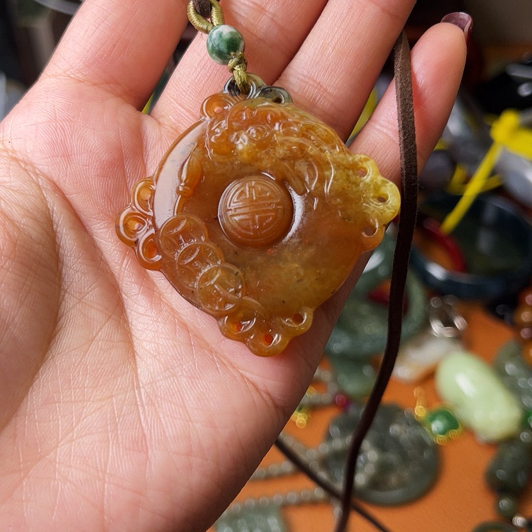 @***花蛇纹石玉未镶嵌颈饰