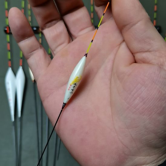 小***头芦苇傲骨E06一号一支，改25厘米