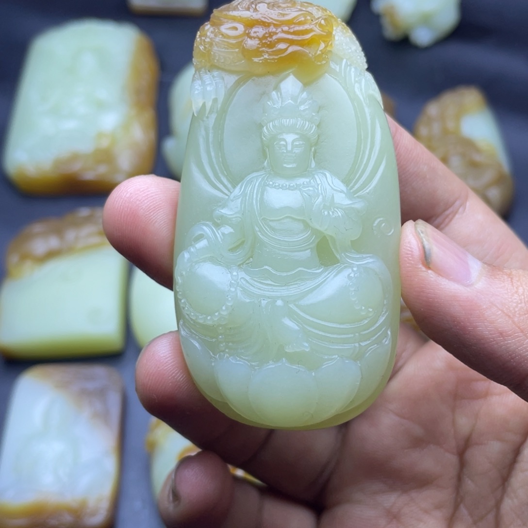 过***客和田玉（糖玉）未镶嵌颈饰