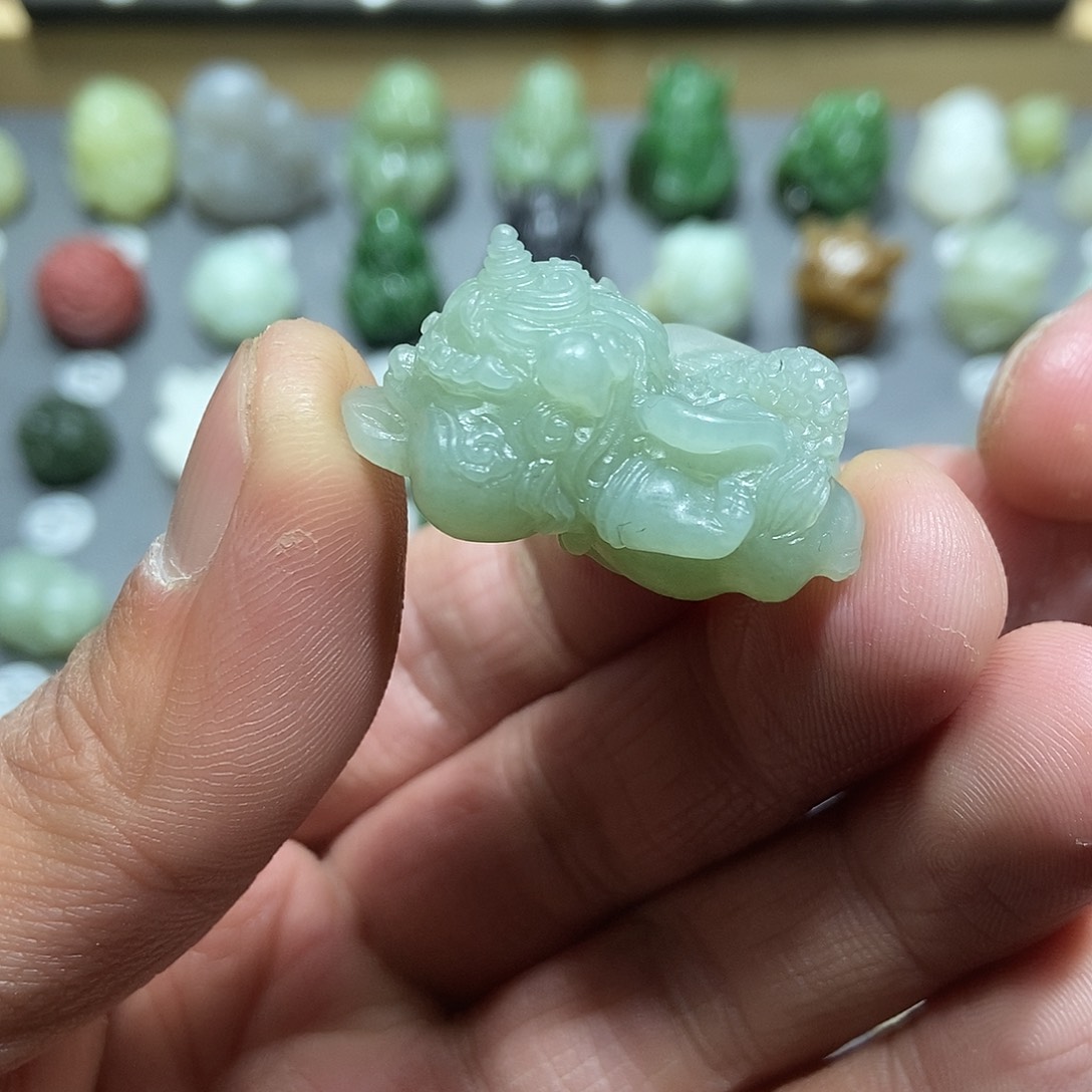 和田玉颈饰未镶嵌定制