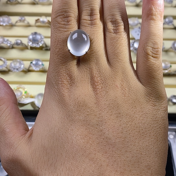 Y***哟石英质玉银S925镶嵌戒指