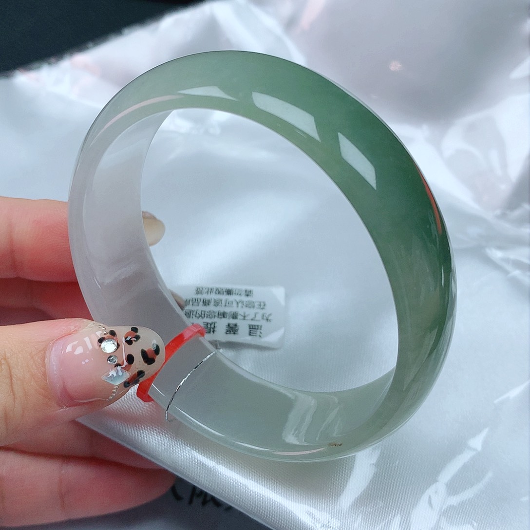 翡翠手镯未镶嵌甜*57贵轮胎