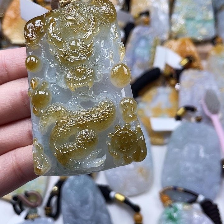 松***哥翡翠未镶嵌颈饰天然