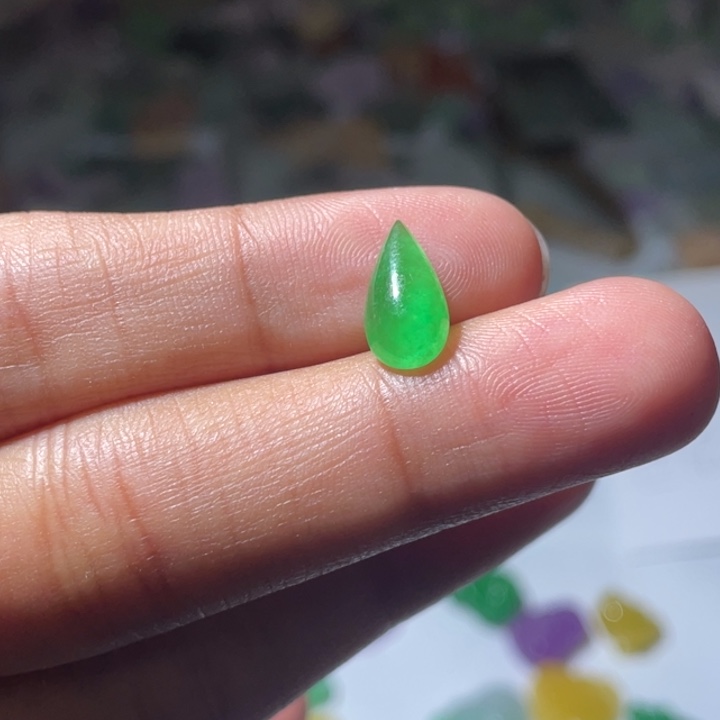 翡翠未镶嵌颈饰吊坠