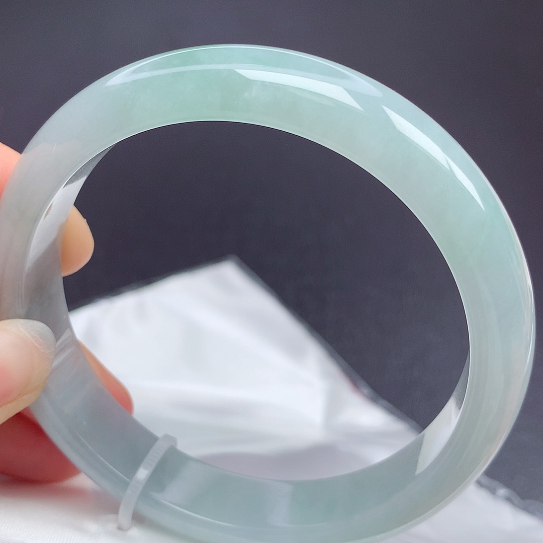 翡翠手镯未镶嵌62.6圈口