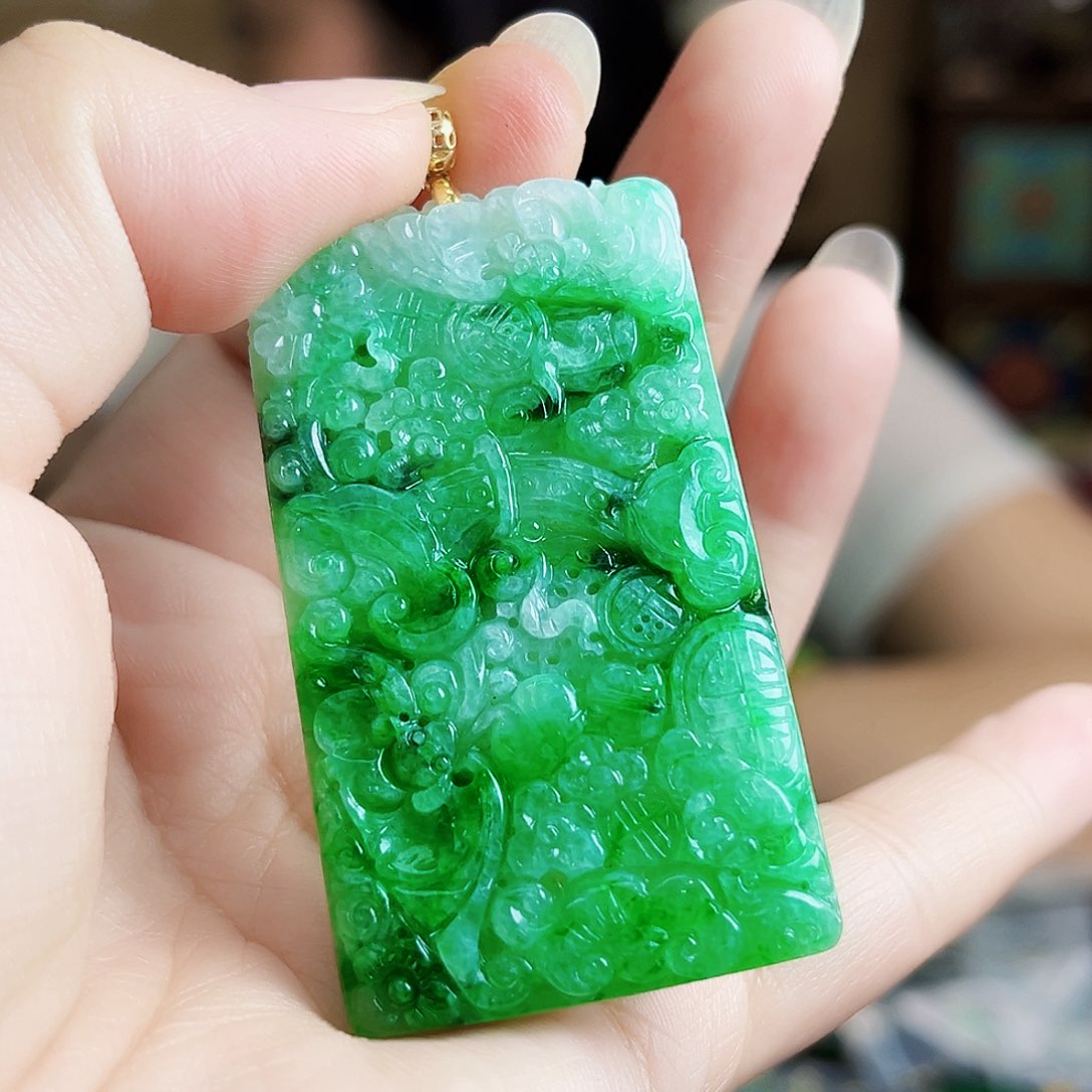 翡翠18K金镶嵌颈饰多样性