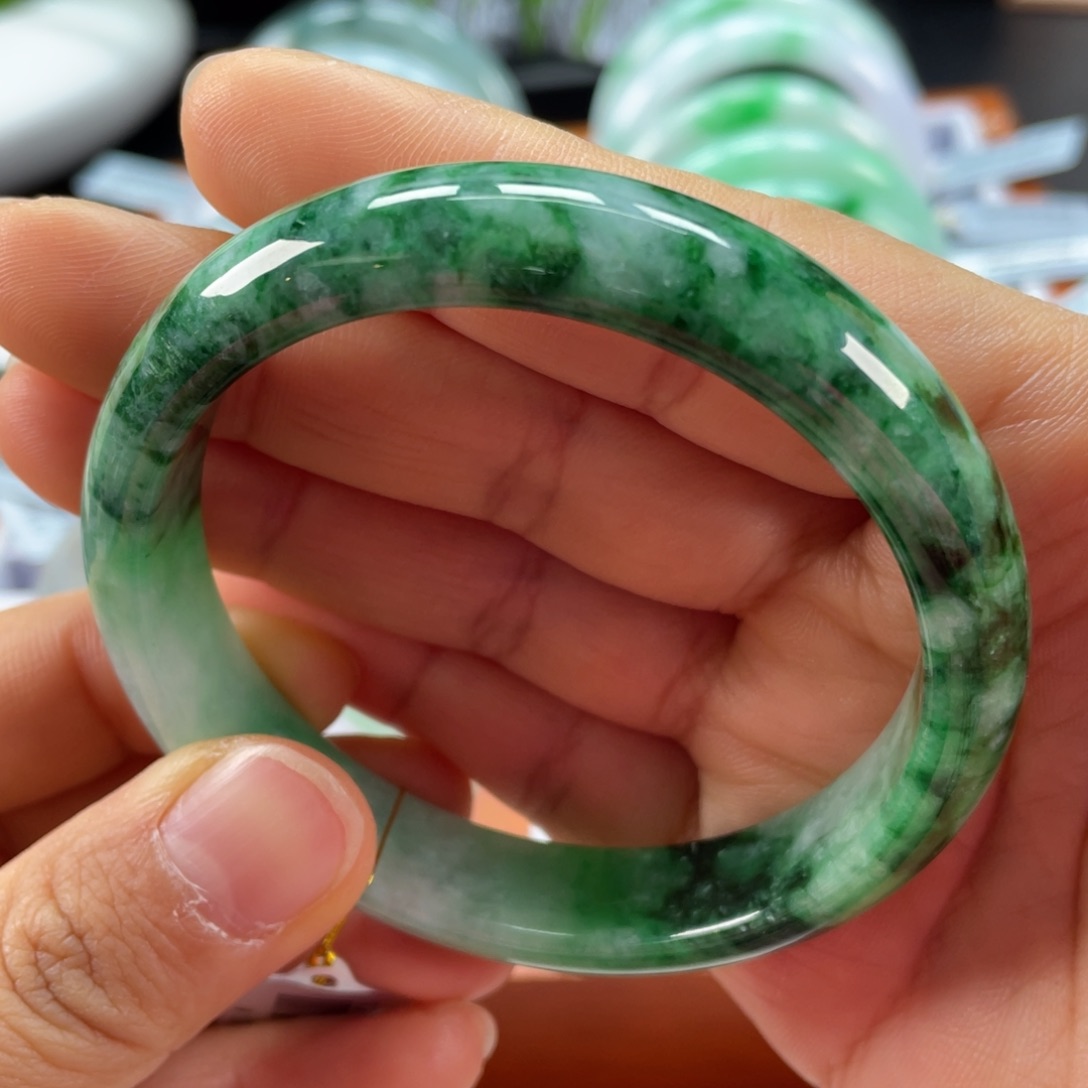 翡翠未镶嵌手镯浓阳绿正圈