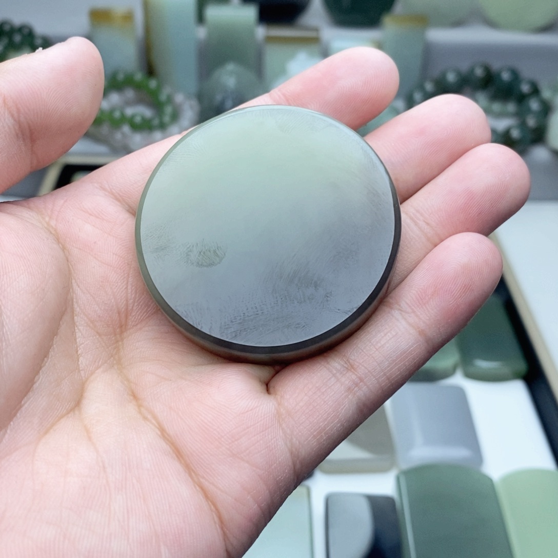 和田玉颈饰未镶嵌最****了