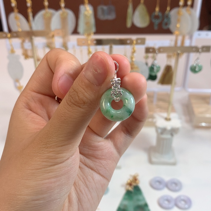 未镶嵌翡翠耳饰吊坠