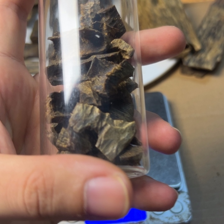 瀚***扬沉香沉香碎屑20克沉水透顶绿