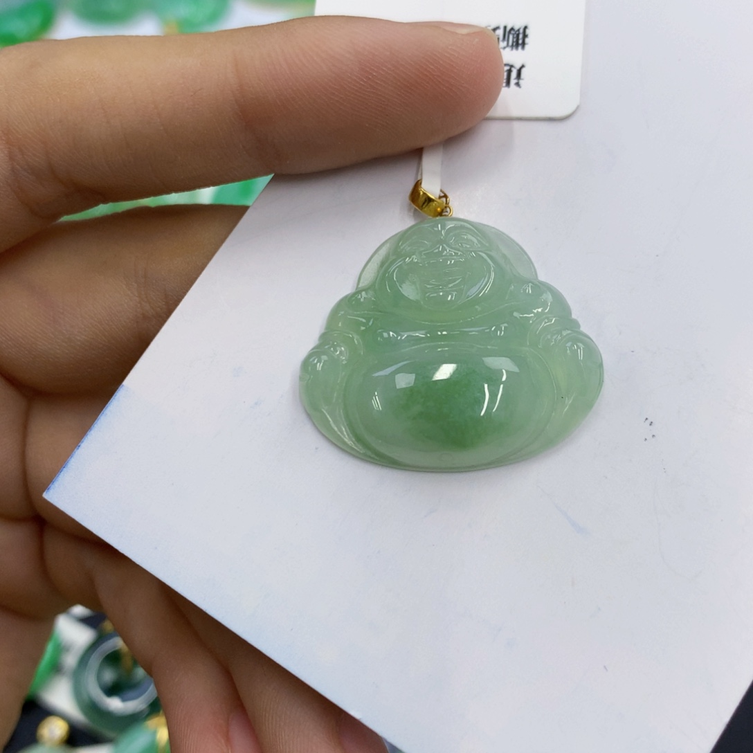 翡翠18K金镶嵌颈饰翡翠