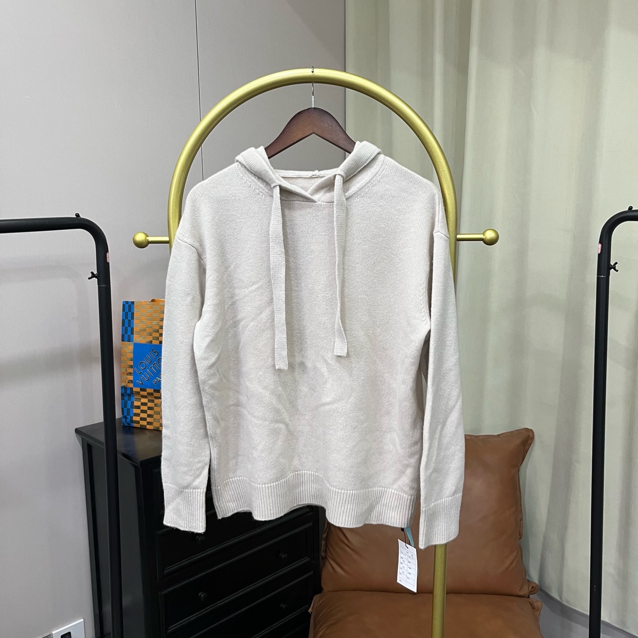 99新 MaxMara 灰色素款帽衫 