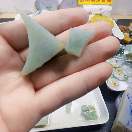 未镶嵌挂件翡翠好**醒翡翠