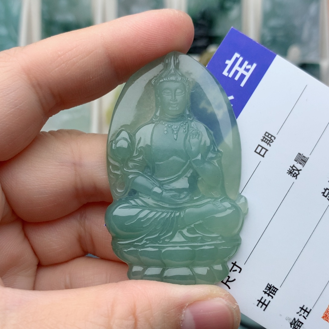 翡翠颈饰未镶嵌素衣观音