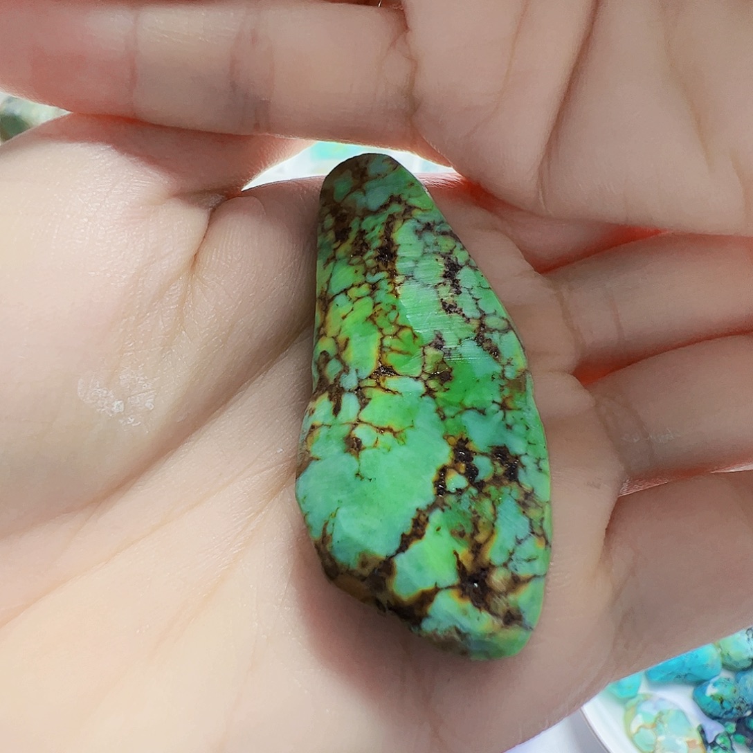 绿松石未镶嵌挂件