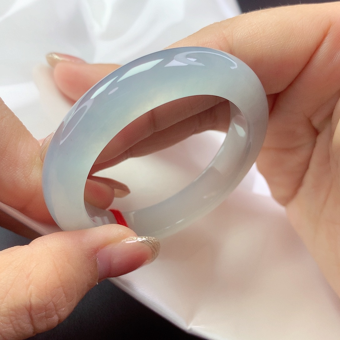 【闪购商品】翡翠手镯未镶嵌铁***心贵妃a 149987