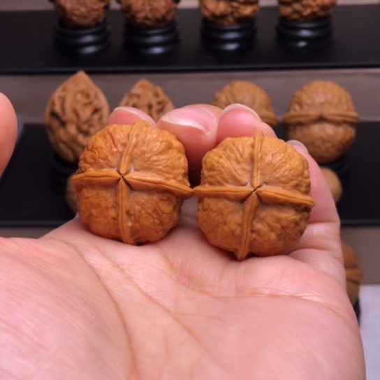 文玩核桃把件小四喜四楞32