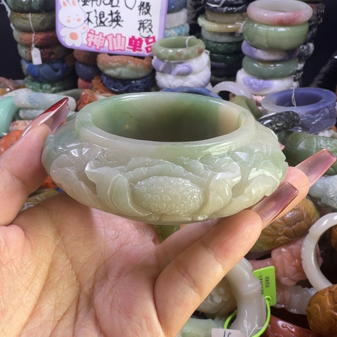 石英质玉（佘太翠）未镶嵌手镯33，59，微瑕不退换