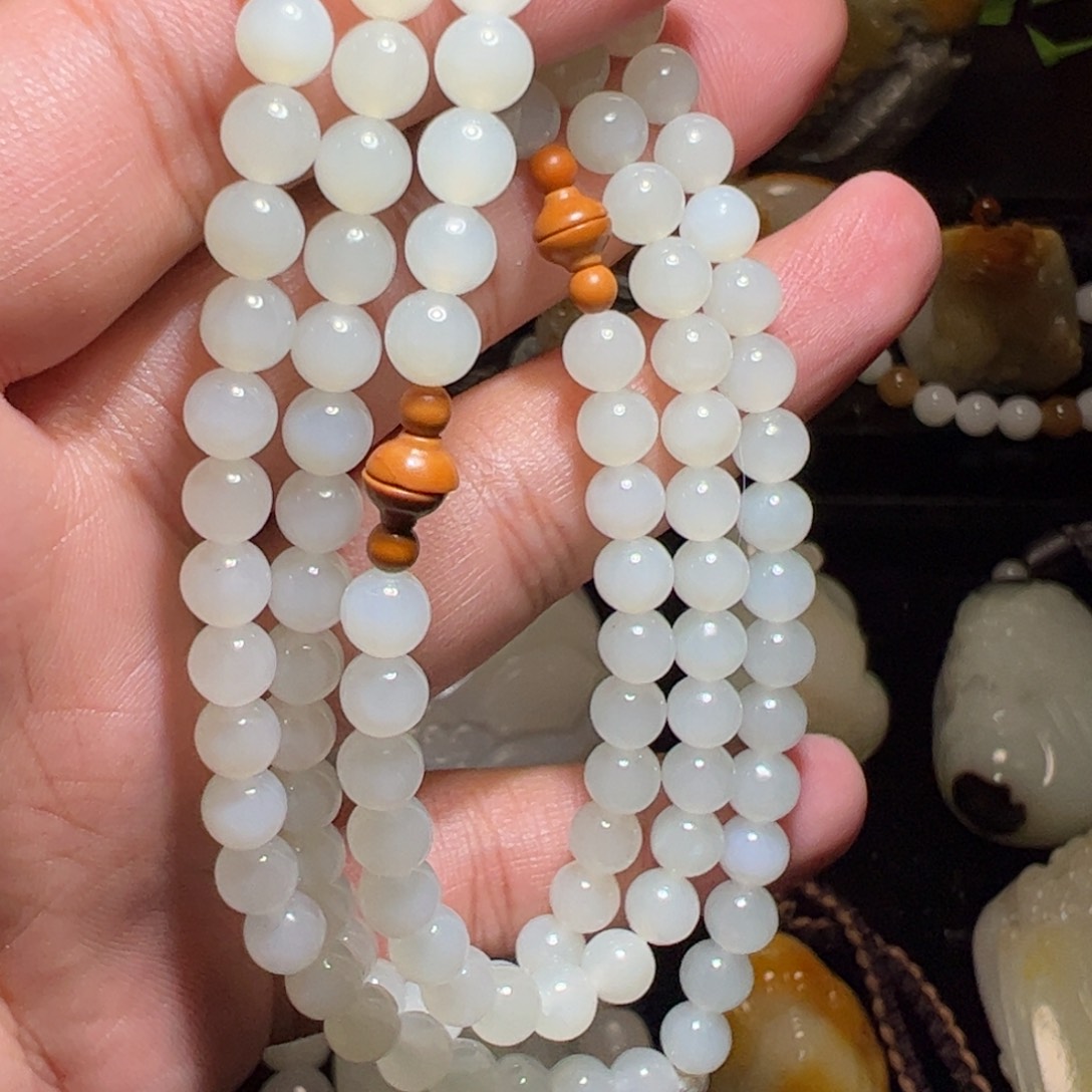 和田玉颈饰未镶嵌