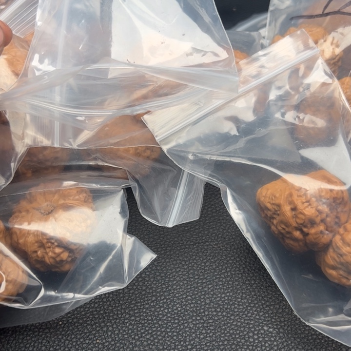 文玩核桃吊坠蛤蟆头