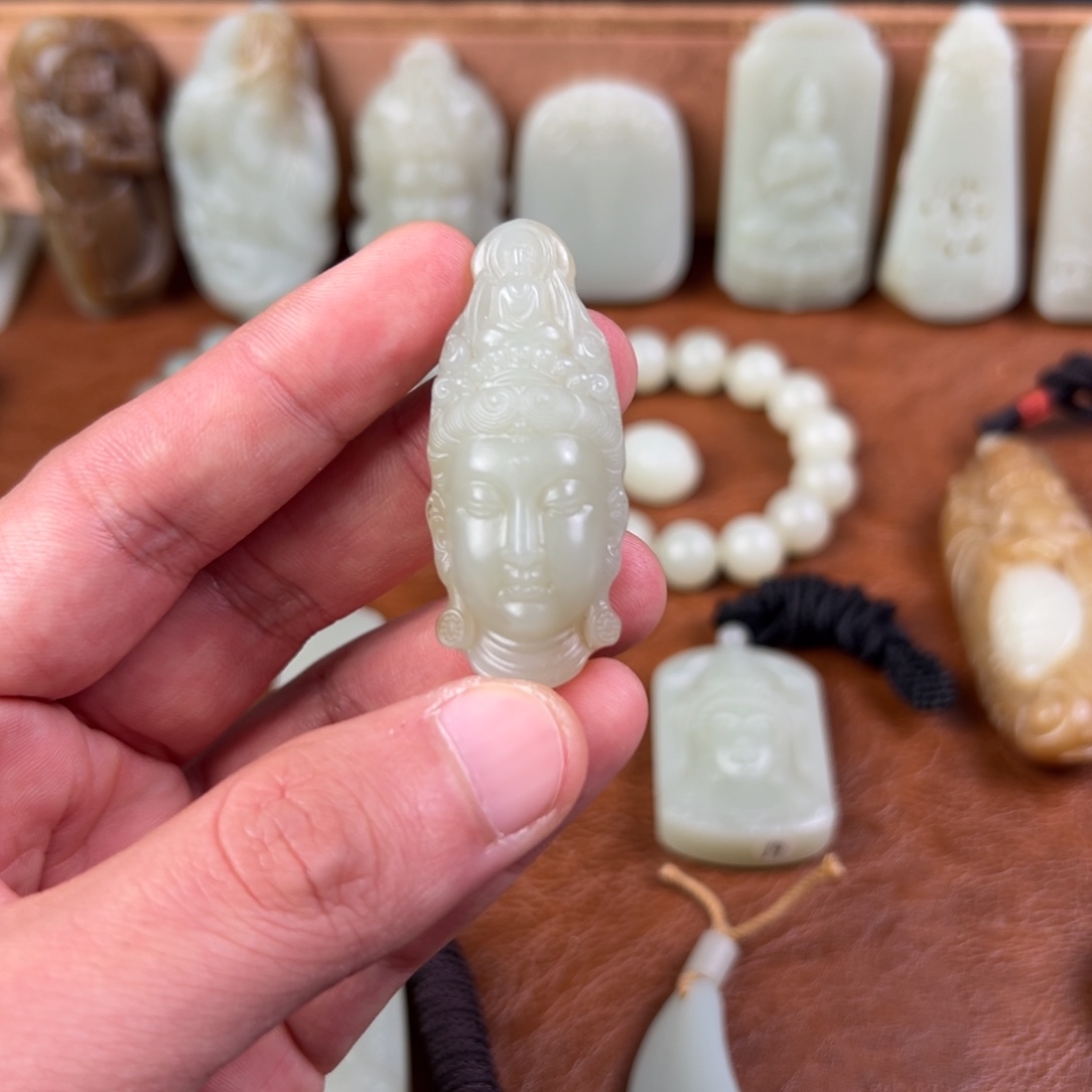 ****、和田玉（青白玉）未镶嵌颈饰