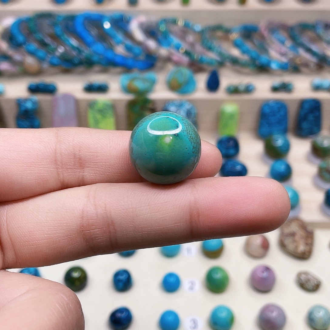 绿松石未镶嵌珠宝奇石