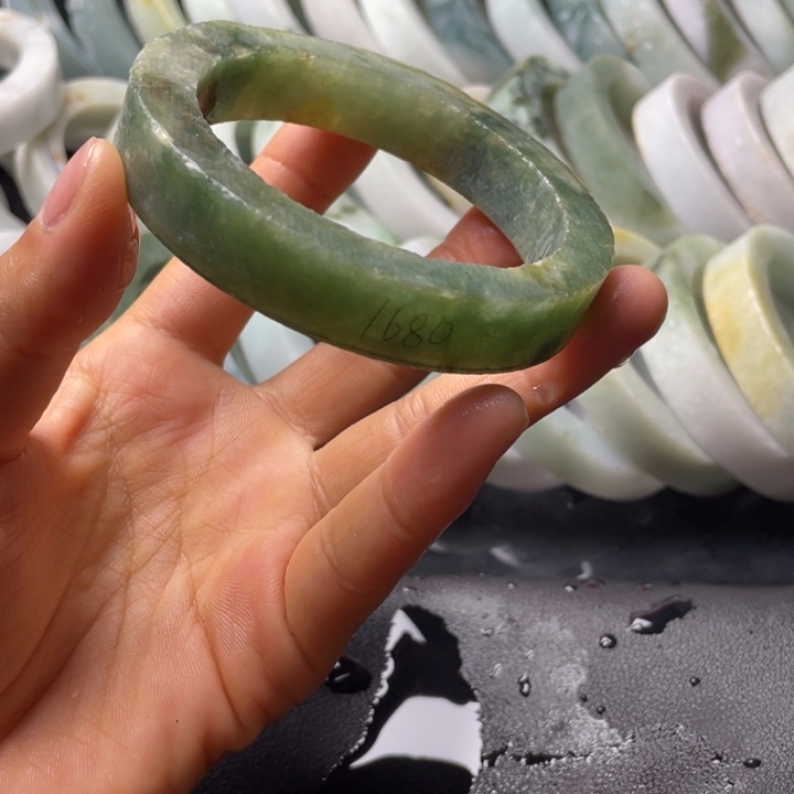 海***猫定制翡翠未镶嵌翡翠手镯