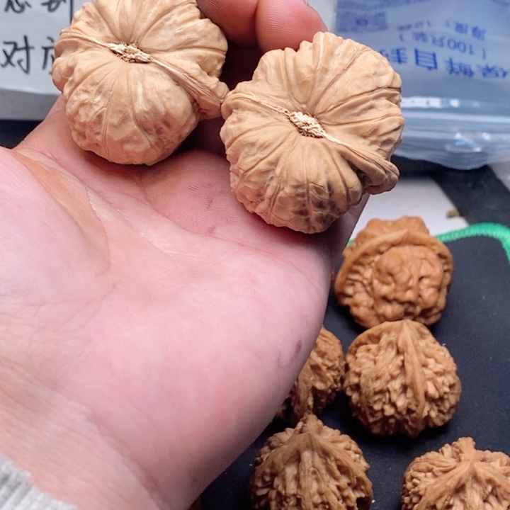 小**巴文玩核桃南瓜炖一对