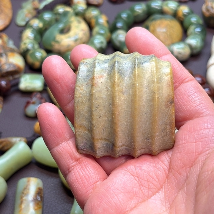 岫岩河磨玉（透闪石质玉）挂件未镶嵌