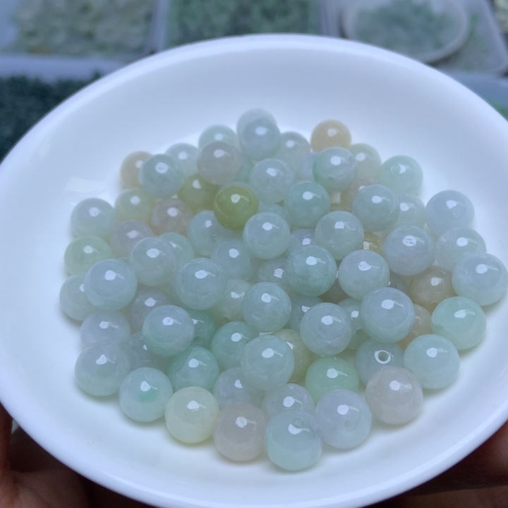 散珠翡翠卡8.5冰珠子30个（微瑕）
