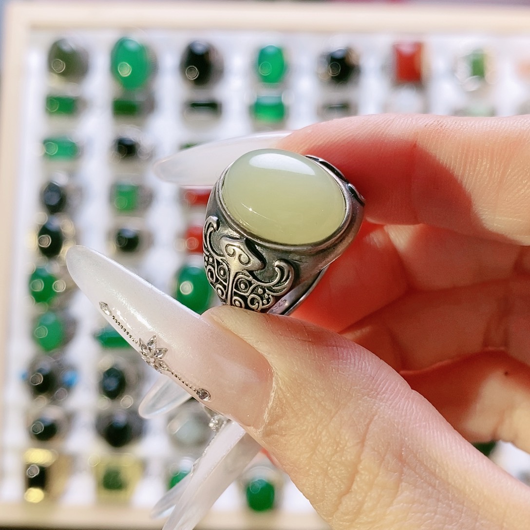 和田玉戒指银S925镶嵌锋**节