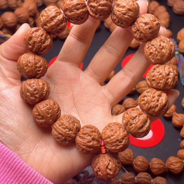 文玩核桃吊坠珊瑚小元宝