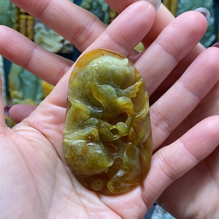蛇纹石玉挂件未镶嵌