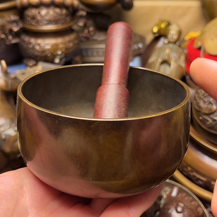 精美铜器批发档口