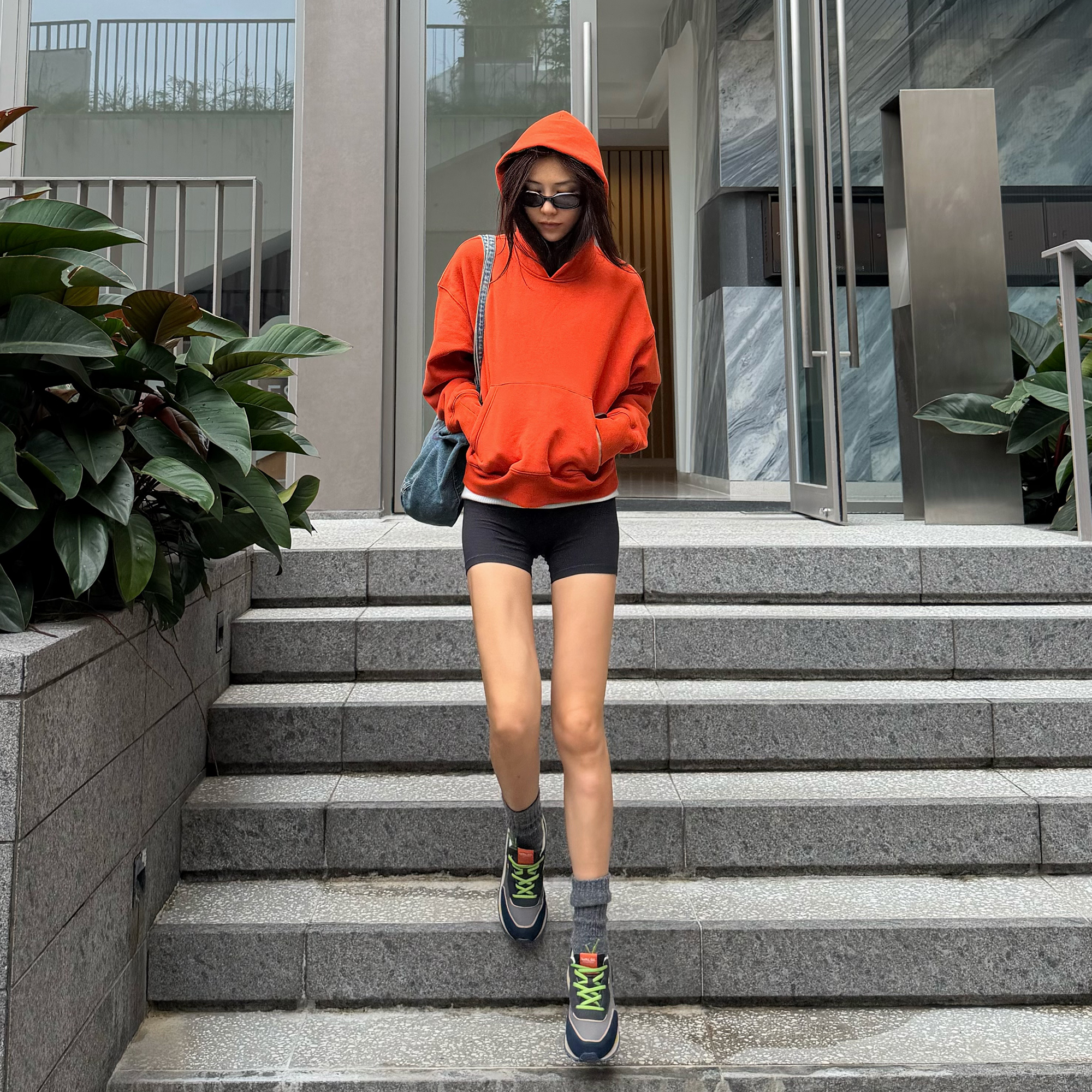 ROMI STUDIO抓绒版重磅平纹密棉橘色短款连帽套头卫衣 RWCAS66489