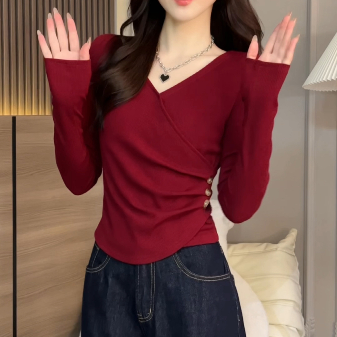 V领显瘦防脏洋气内搭秋冬秋季酒红修身女短女装禅意仙气飘飘