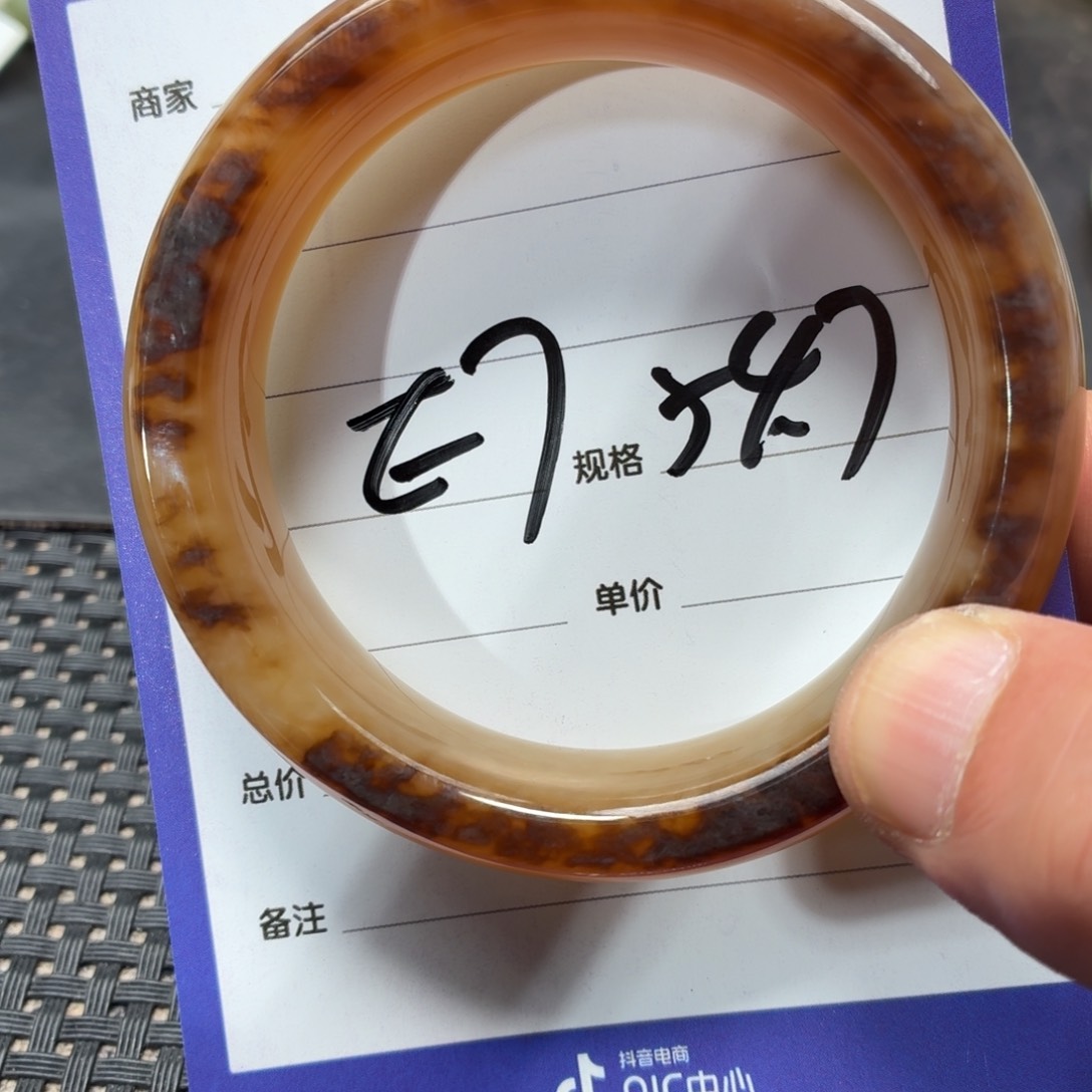 未镶嵌手镯和田玉问****)