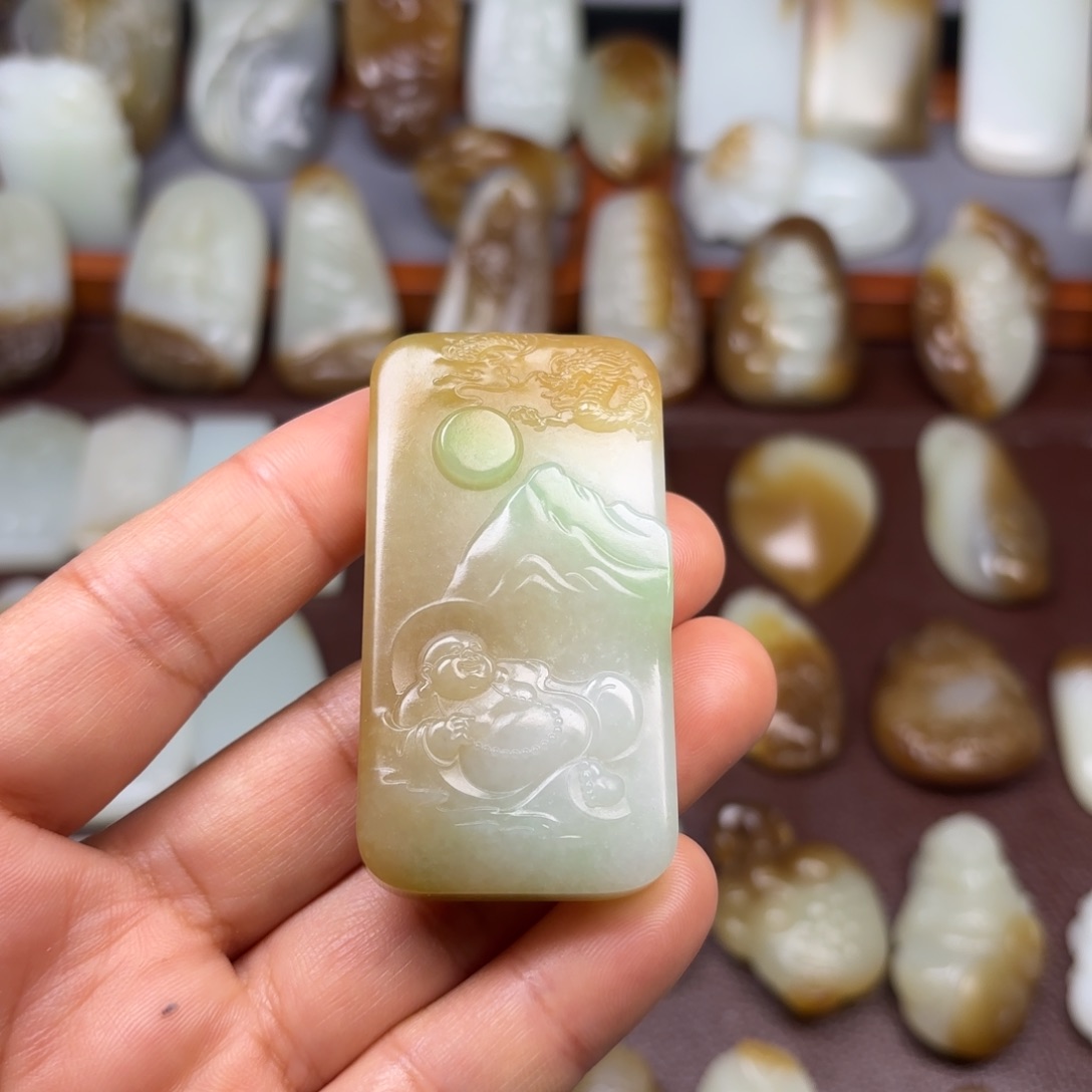 和田玉（糖玉）颈饰未镶嵌