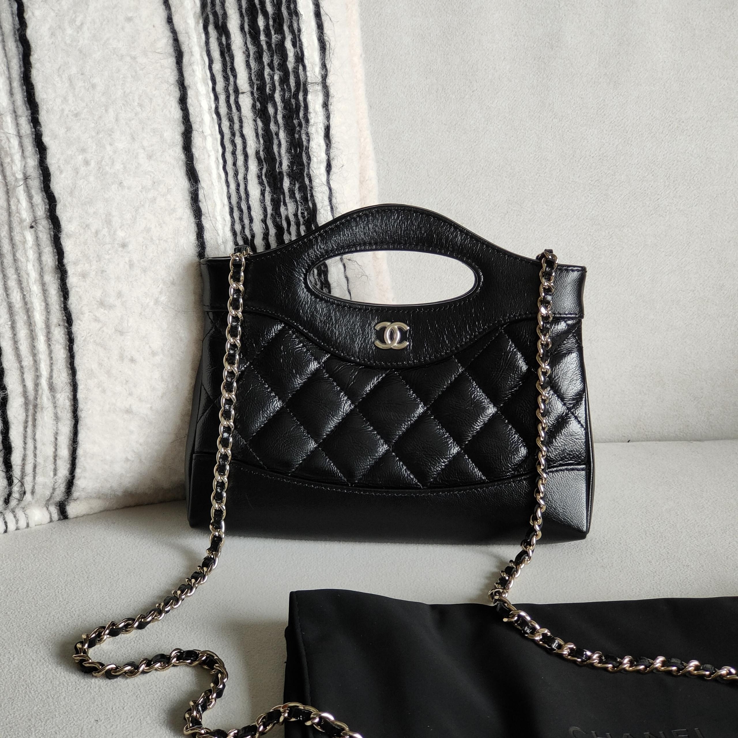 99新 Chanel/香奈儿  Azul-24S黑金油蜡皮31bag nano斜挎包40011