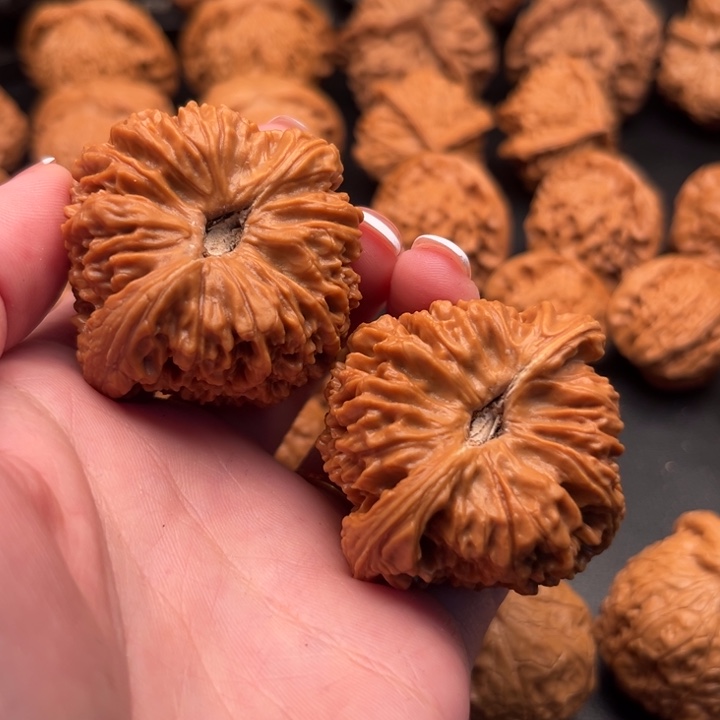 文玩核桃把件八**刀08南疆石