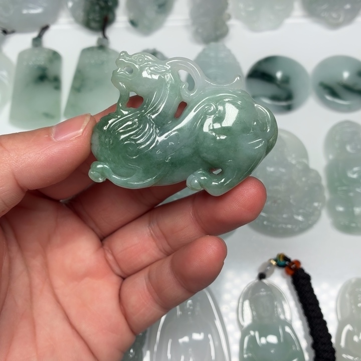 定制翡翠未镶嵌虎符