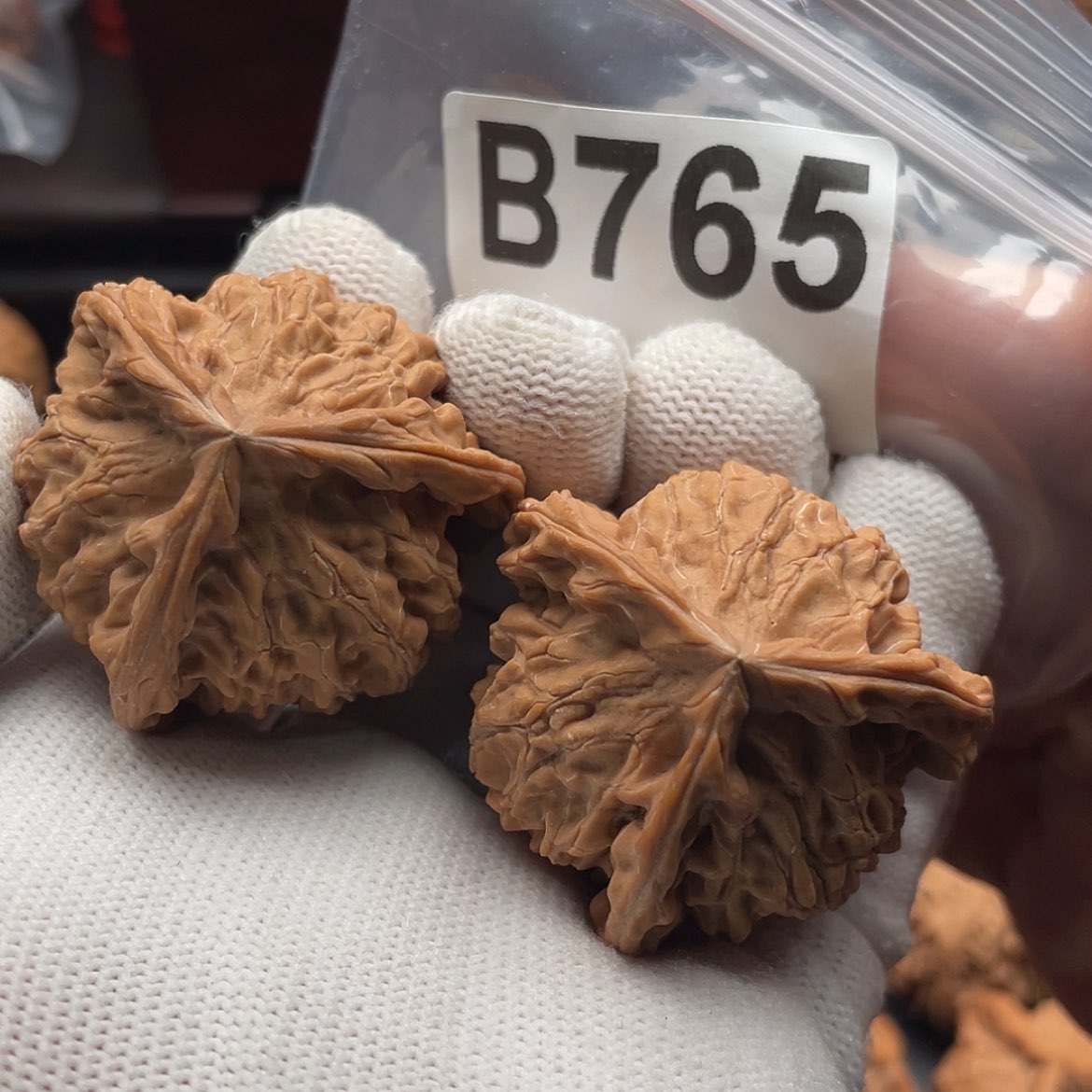 【闪购商品】文玩核桃吊坠B765三棱39全品