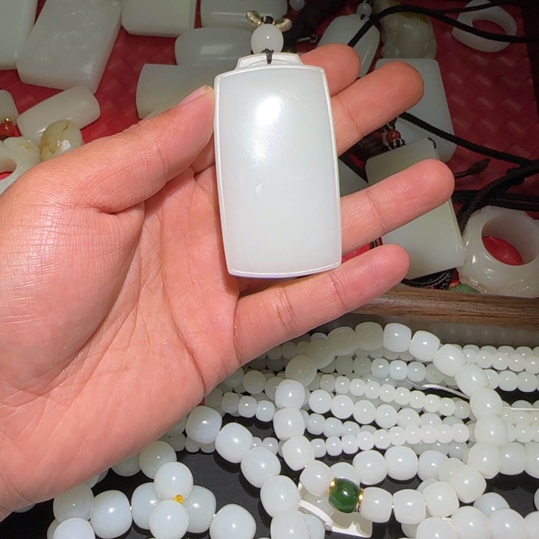 A***x和田玉未镶嵌手链