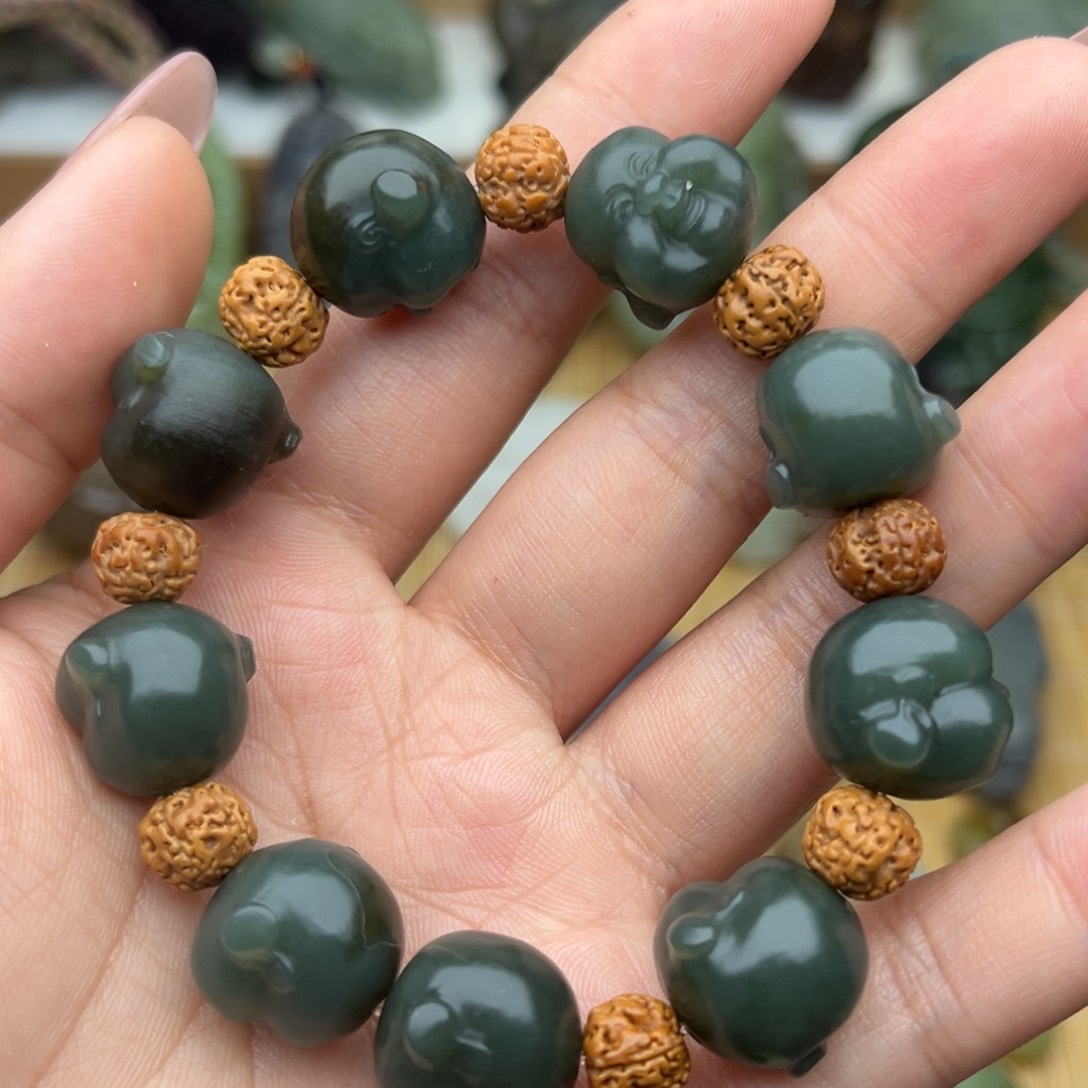 和田玉颈饰未镶嵌