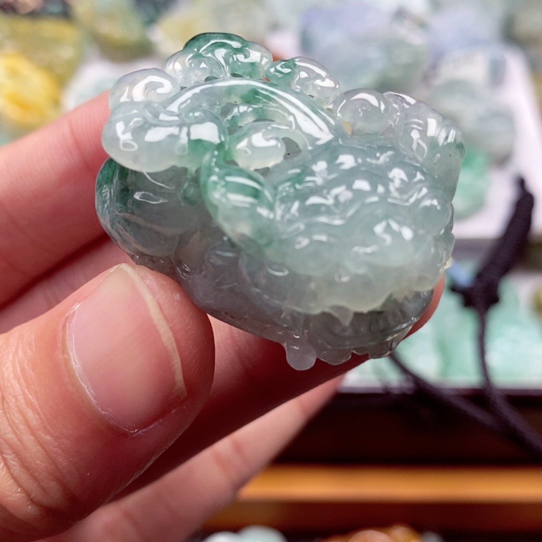 翡翠颈饰未镶嵌翡翠